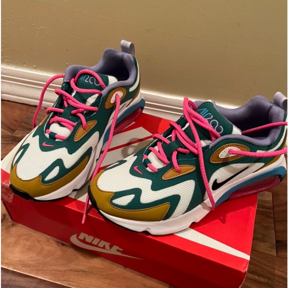 Brand New Women’s Nike Air Max